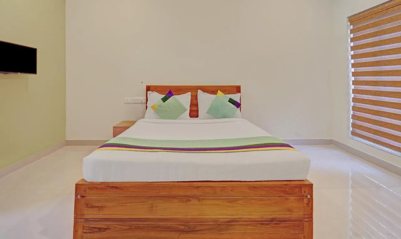 ***  Sreepathi Nirmalyam 400 Mts From Guruvayoor Temple Hotel Guruvayur India
